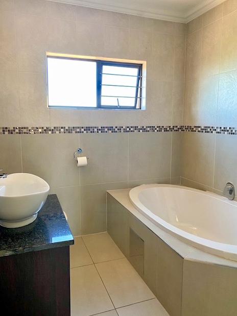 3 Bedroom Property for Sale in Ruimsig Gauteng
