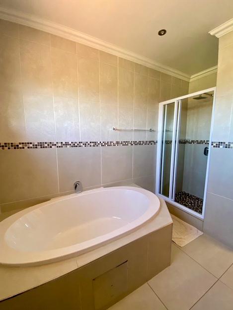 3 Bedroom Property for Sale in Ruimsig Gauteng