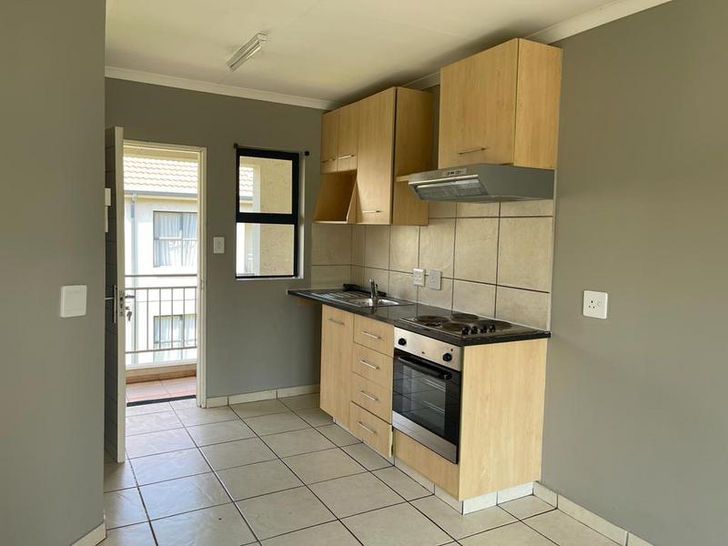 To Let 2 Bedroom Property for Rent in Lakefield Gauteng