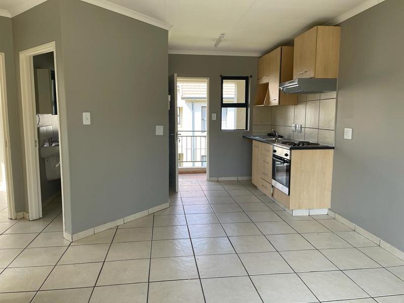 To Let 2 Bedroom Property for Rent in Lakefield Gauteng