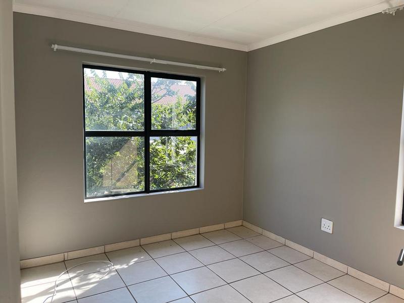 To Let 2 Bedroom Property for Rent in Lakefield Gauteng