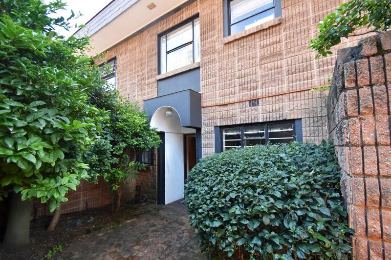 4 Bedroom Property for Sale in Senderwood Gauteng