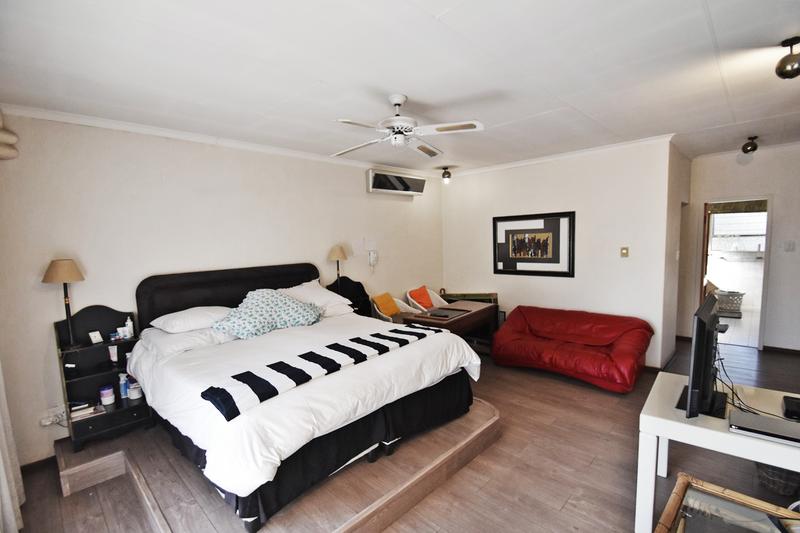 4 Bedroom Property for Sale in Senderwood Gauteng