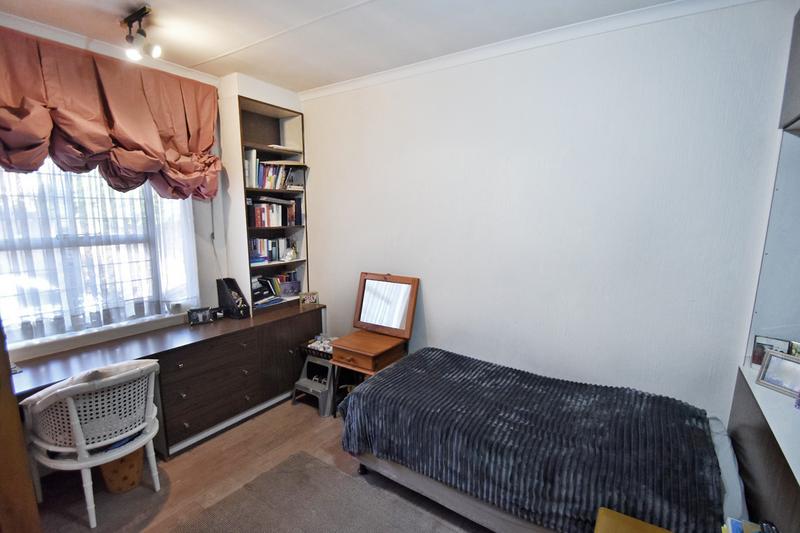 4 Bedroom Property for Sale in Senderwood Gauteng
