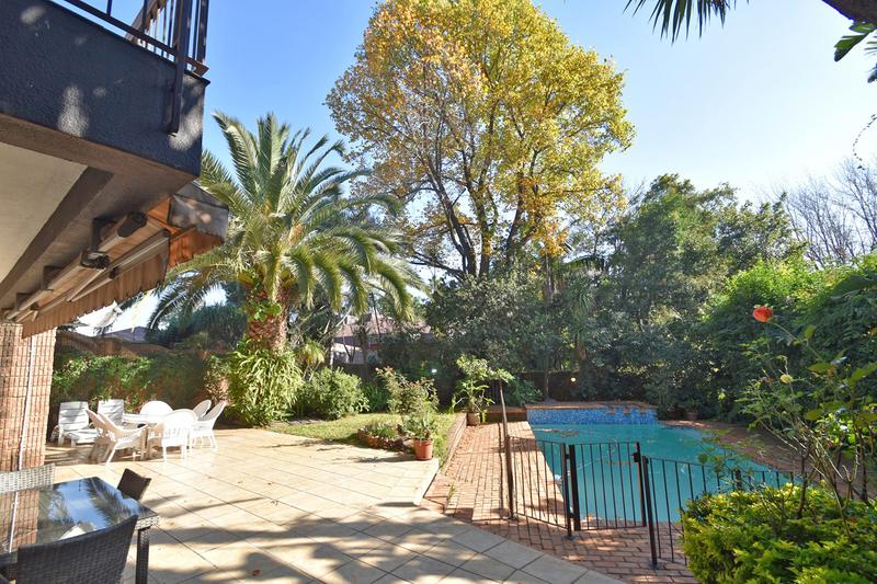 4 Bedroom Property for Sale in Senderwood Gauteng