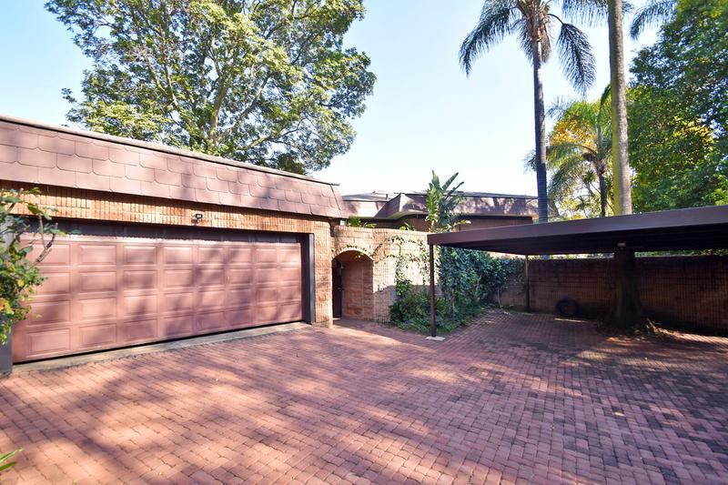 4 Bedroom Property for Sale in Senderwood Gauteng