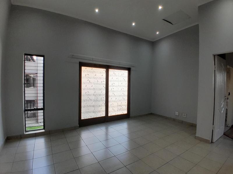 1 Bedroom Property for Sale in Eldo Lakes Estate Gauteng