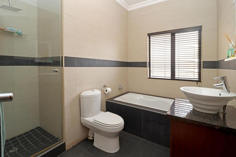 5 Bedroom Property for Sale in Midstream Estate Gauteng