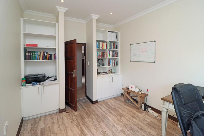 5 Bedroom Property for Sale in Midstream Estate Gauteng