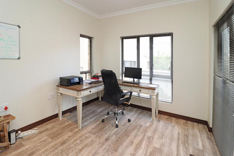 5 Bedroom Property for Sale in Midstream Estate Gauteng
