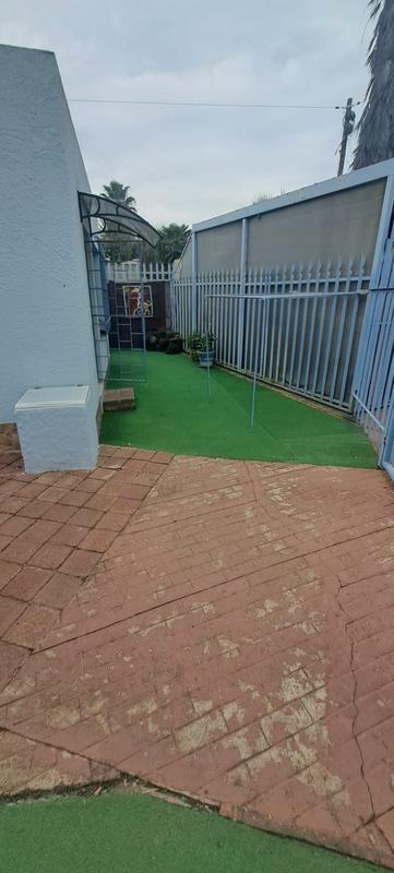 To Let 1 Bedroom Property for Rent in Klippoortjie Gauteng