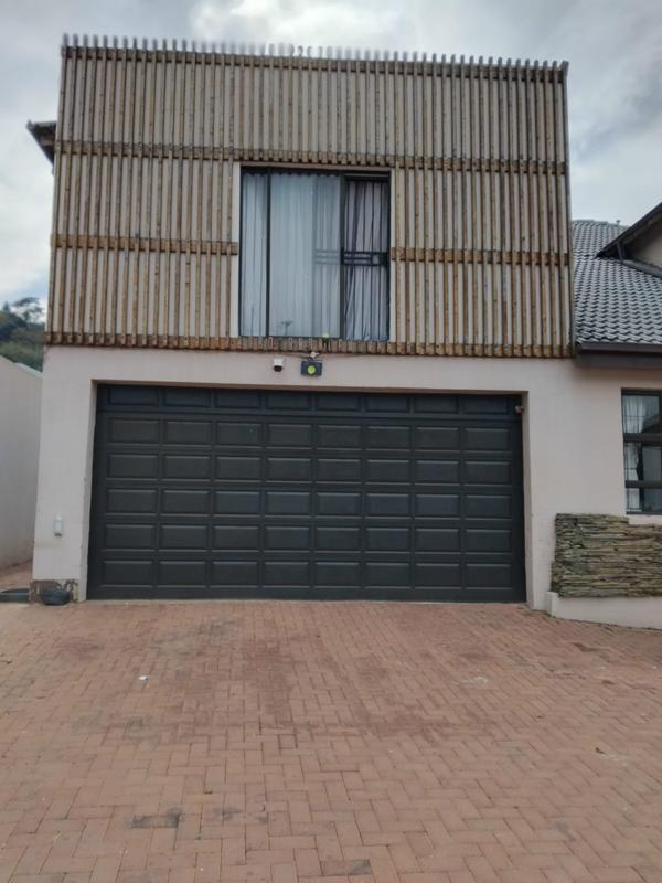 7 Bedroom Property for Sale in Cyrildene Gauteng