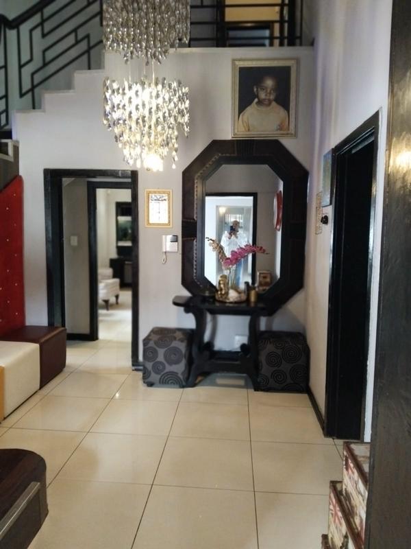 7 Bedroom Property for Sale in Cyrildene Gauteng