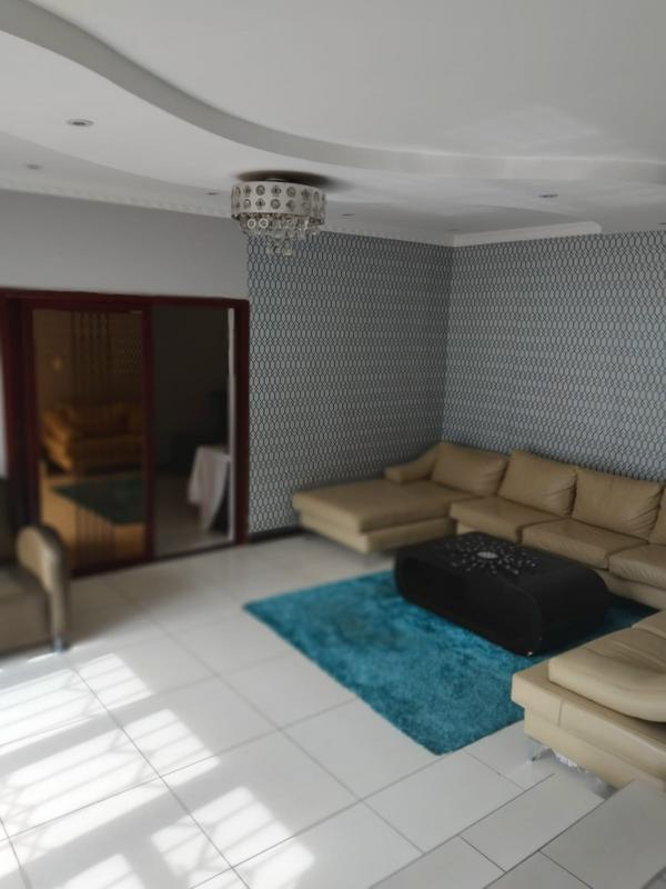 7 Bedroom Property for Sale in Cyrildene Gauteng