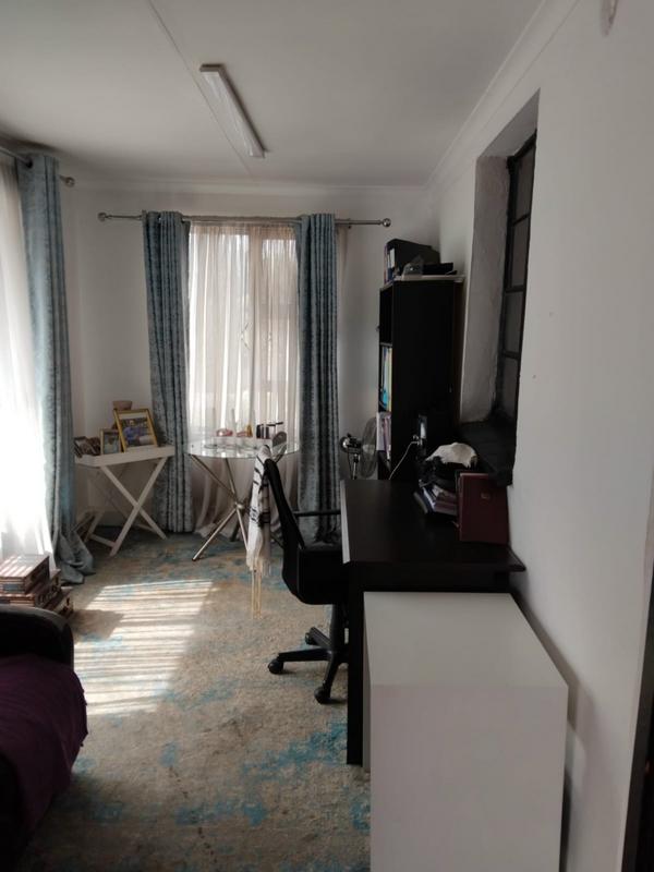 7 Bedroom Property for Sale in Cyrildene Gauteng
