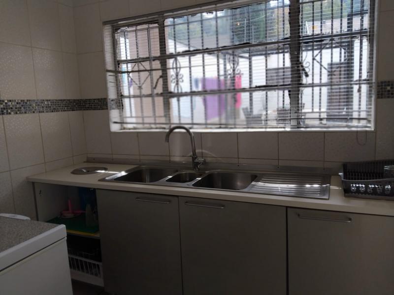 7 Bedroom Property for Sale in Cyrildene Gauteng