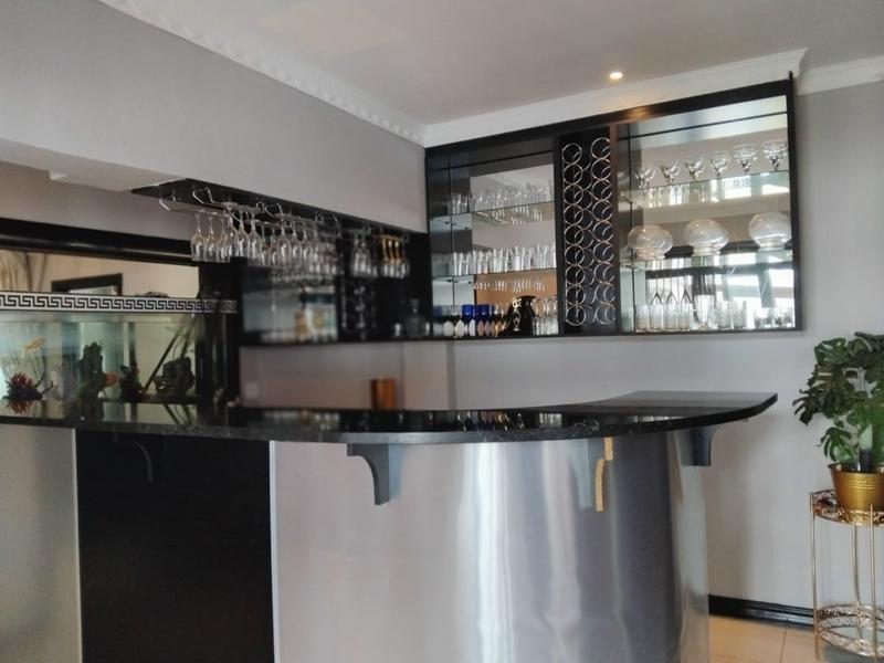 7 Bedroom Property for Sale in Cyrildene Gauteng
