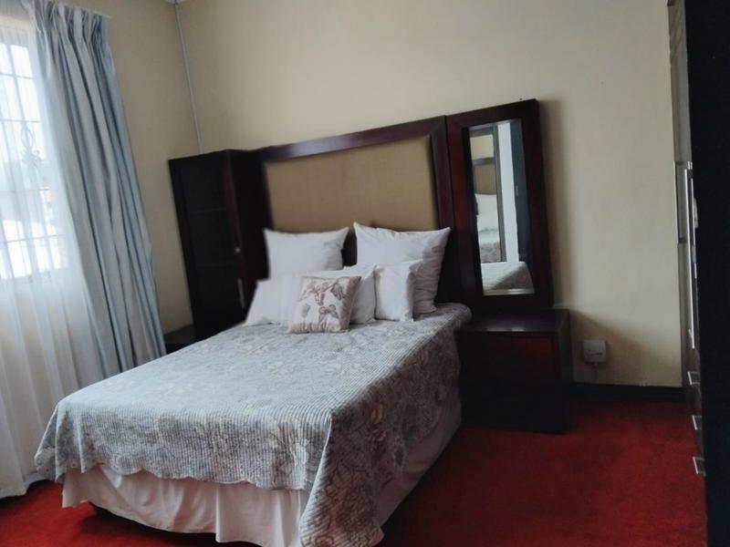 7 Bedroom Property for Sale in Cyrildene Gauteng