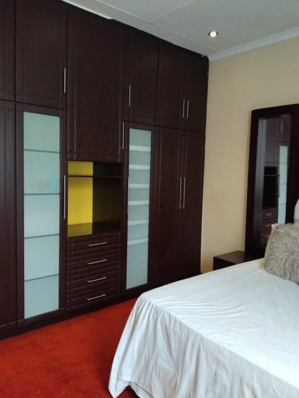 7 Bedroom Property for Sale in Cyrildene Gauteng