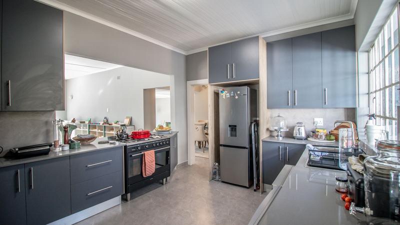 4 Bedroom Property for Sale in Atholl Gauteng
