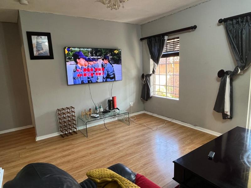 To Let 2 Bedroom Property for Rent in Mooikloof Ridge Gauteng