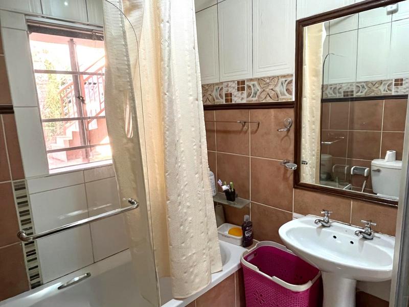 To Let 2 Bedroom Property for Rent in Mooikloof Ridge Gauteng