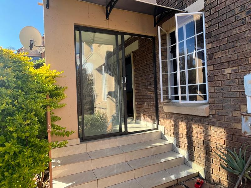 To Let 2 Bedroom Property for Rent in Mooikloof Ridge Gauteng
