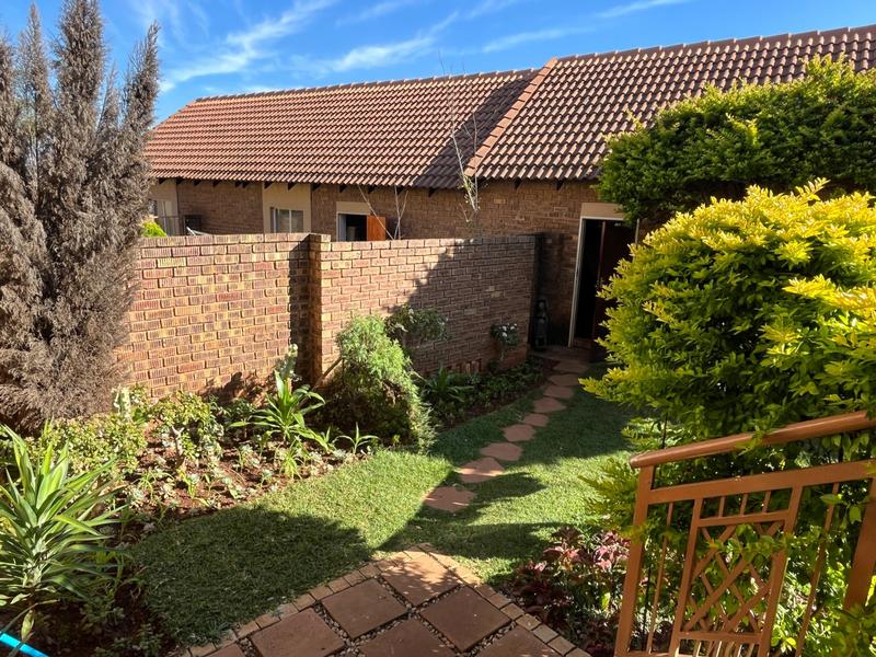 To Let 2 Bedroom Property for Rent in Mooikloof Ridge Gauteng