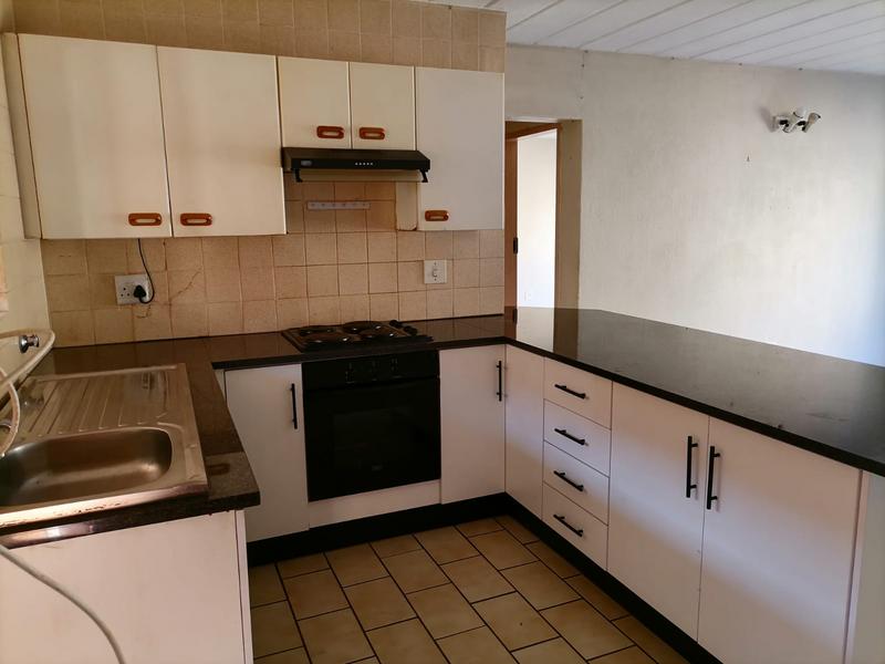 2 Bedroom Property for Sale in Helderkruin Gauteng