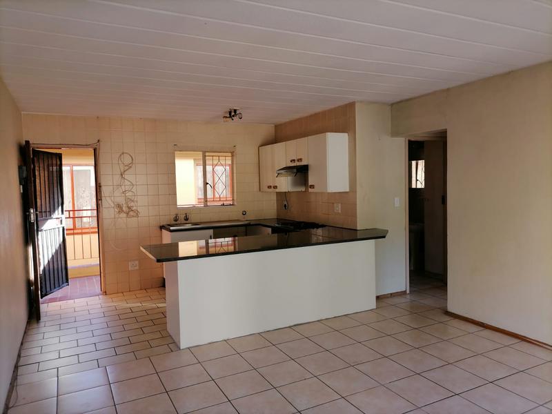 2 Bedroom Property for Sale in Helderkruin Gauteng