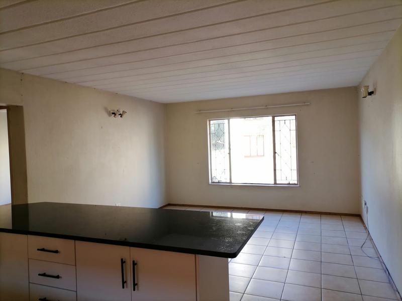 2 Bedroom Property for Sale in Helderkruin Gauteng