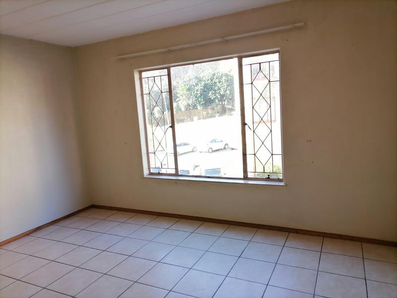 2 Bedroom Property for Sale in Helderkruin Gauteng