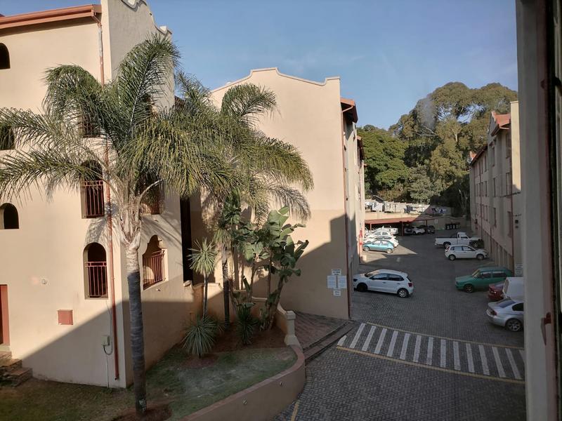 2 Bedroom Property for Sale in Helderkruin Gauteng