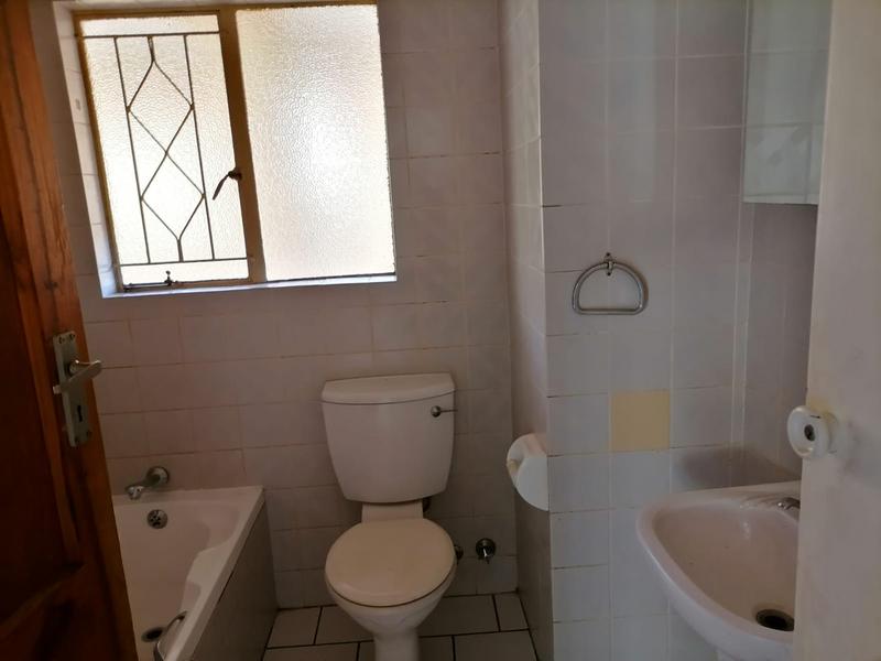 2 Bedroom Property for Sale in Helderkruin Gauteng