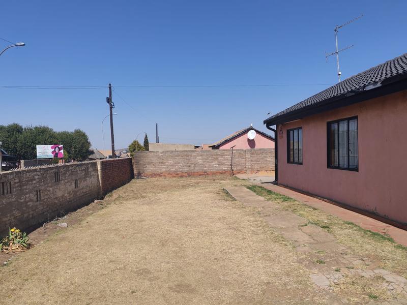 2 Bedroom Property for Sale in Lenasia Gauteng