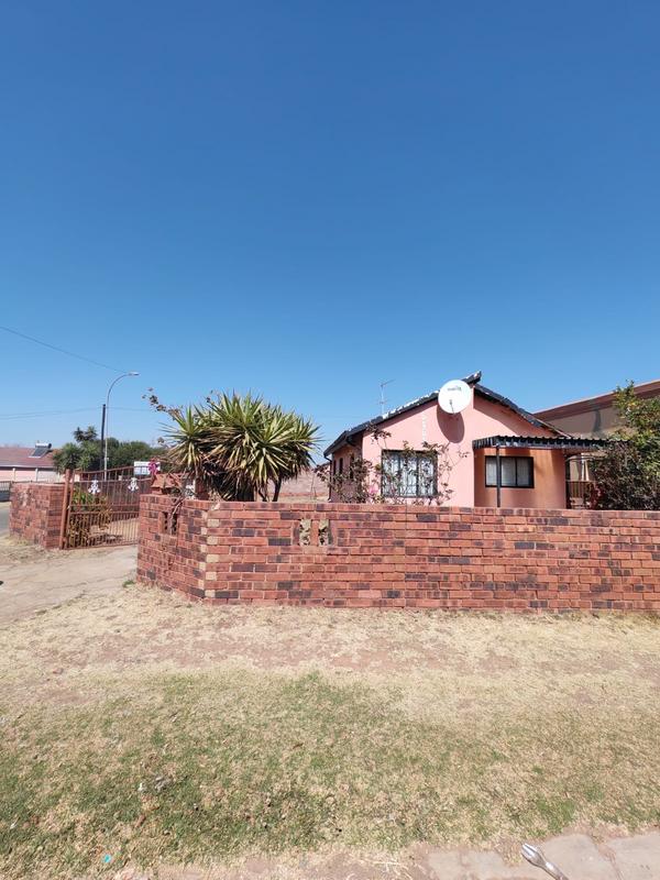 2 Bedroom Property for Sale in Lenasia Gauteng
