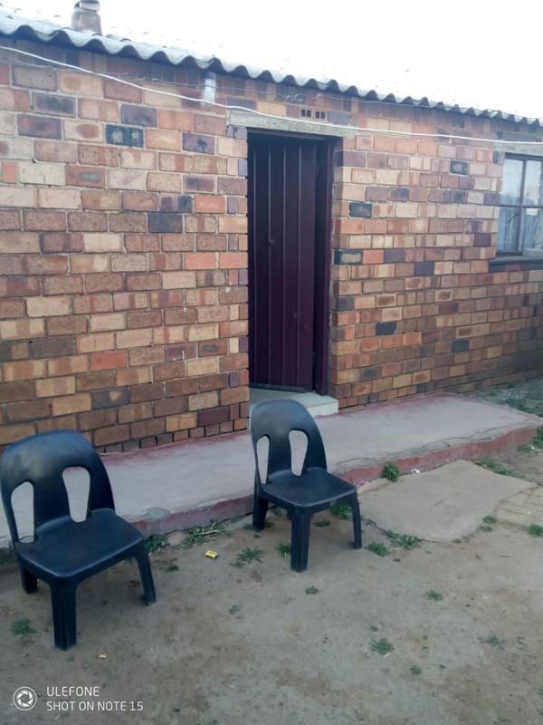 2 Bedroom Property for Sale in Naledi Gauteng
