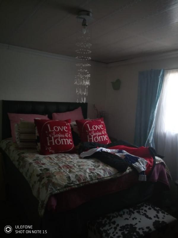 2 Bedroom Property for Sale in Naledi Gauteng