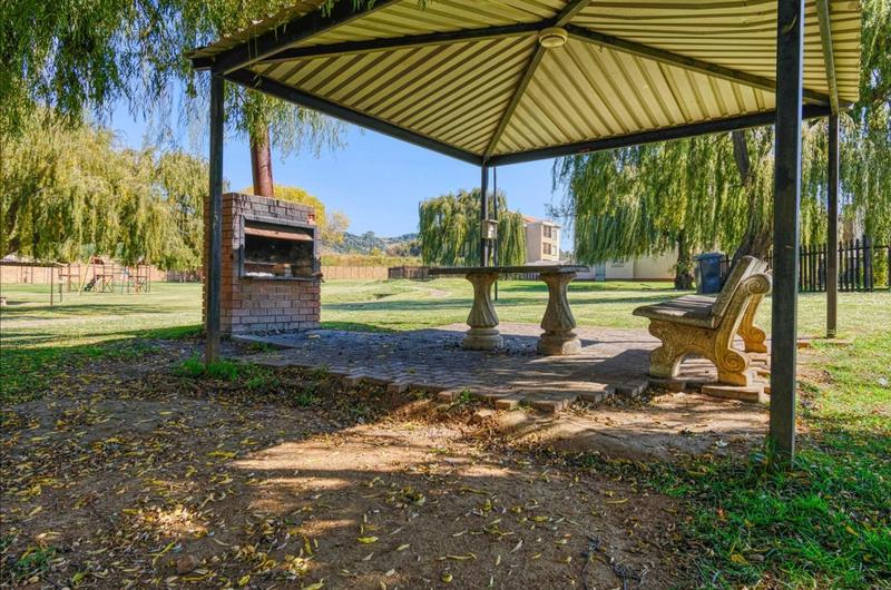 2 Bedroom Property for Sale in Meredale Gauteng
