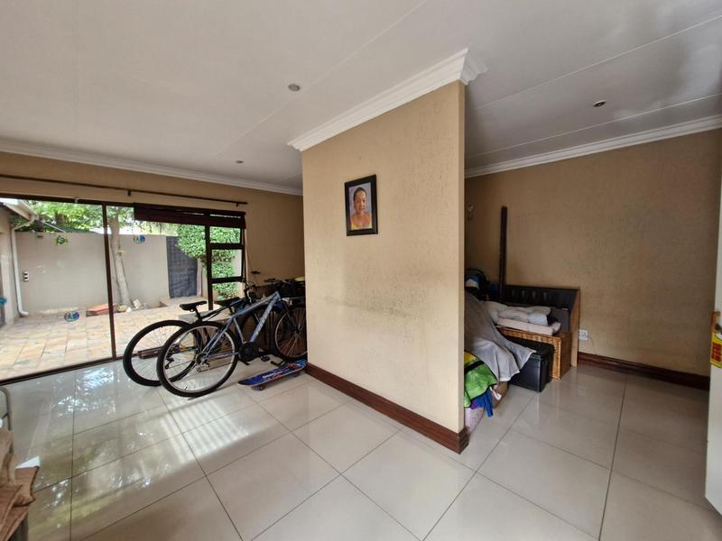 To Let 1 Bedroom Property for Rent in Glen Marais Gauteng