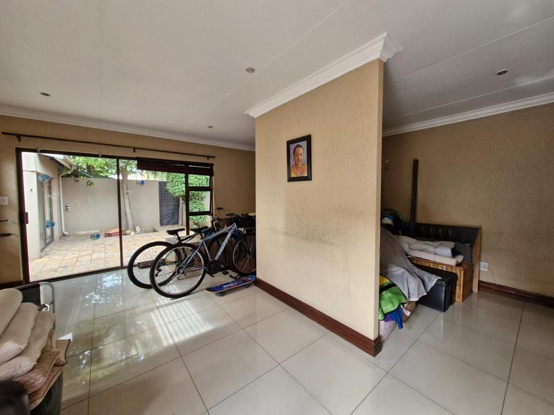 To Let 1 Bedroom Property for Rent in Glen Marais Gauteng