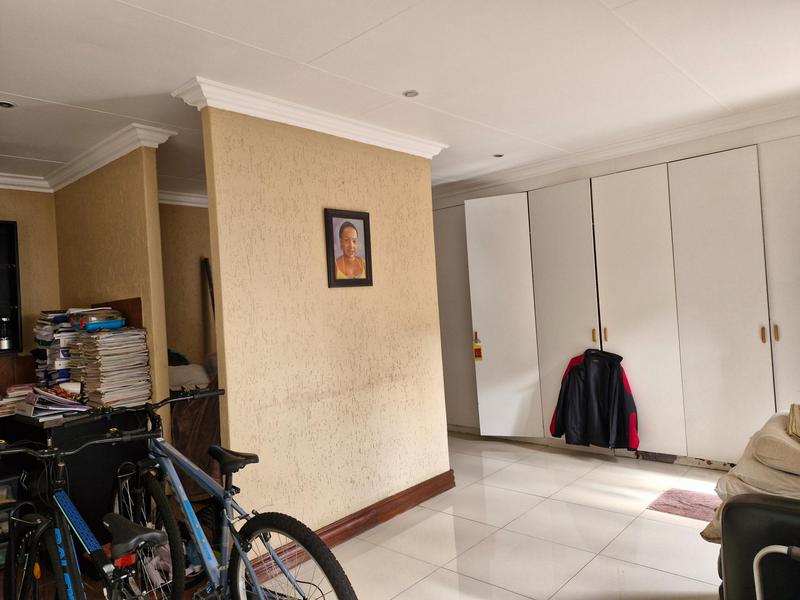 To Let 1 Bedroom Property for Rent in Glen Marais Gauteng
