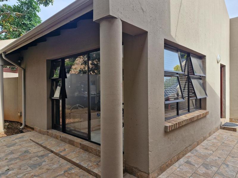To Let 1 Bedroom Property for Rent in Glen Marais Gauteng