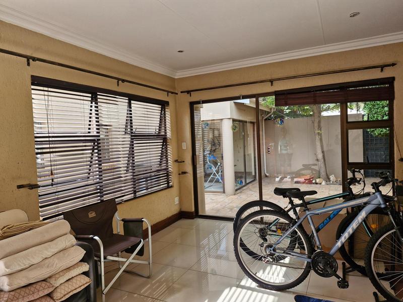 To Let 1 Bedroom Property for Rent in Glen Marais Gauteng