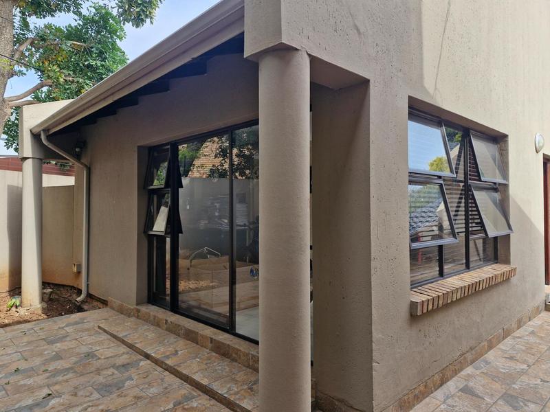 To Let 1 Bedroom Property for Rent in Glen Marais Gauteng