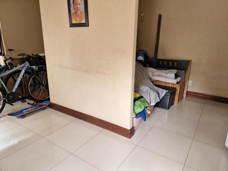 To Let 1 Bedroom Property for Rent in Glen Marais Gauteng