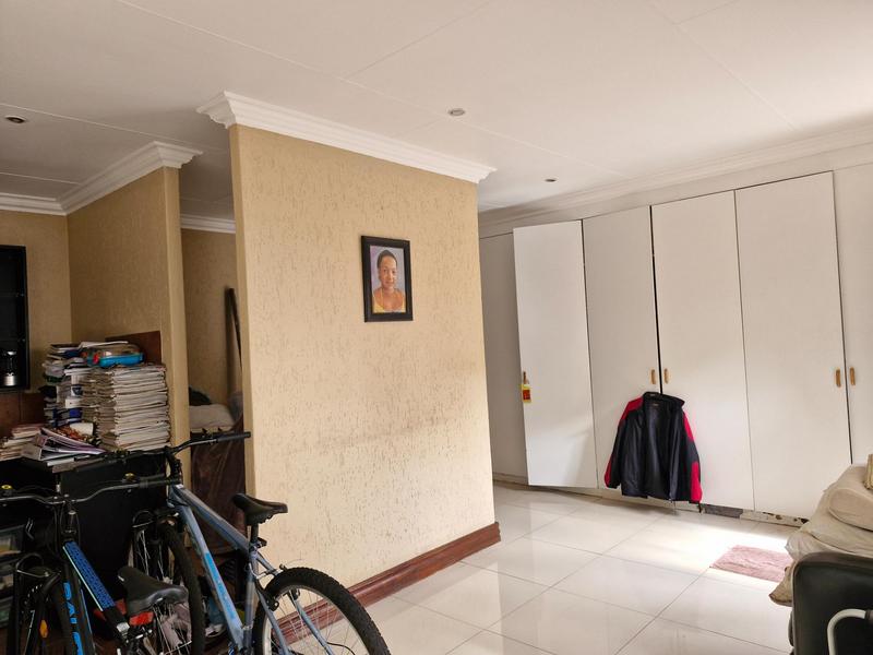 To Let 1 Bedroom Property for Rent in Glen Marais Gauteng