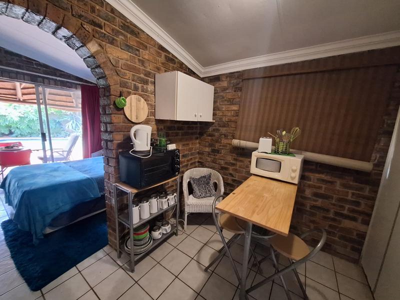 5 Bedroom Property for Sale in Rooihuiskraal North Gauteng