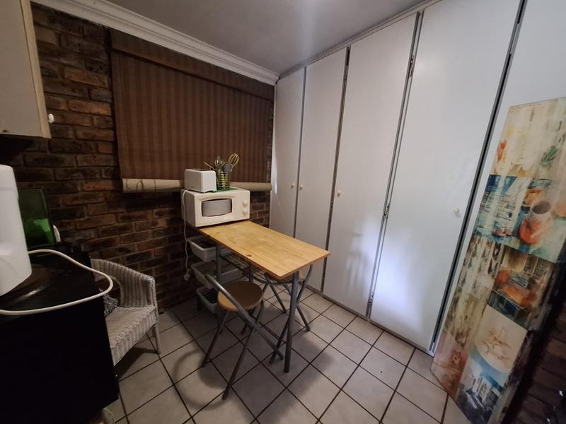 5 Bedroom Property for Sale in Rooihuiskraal North Gauteng