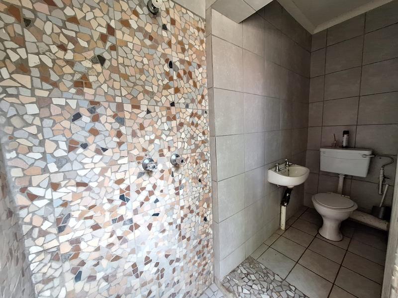 5 Bedroom Property for Sale in Rooihuiskraal North Gauteng